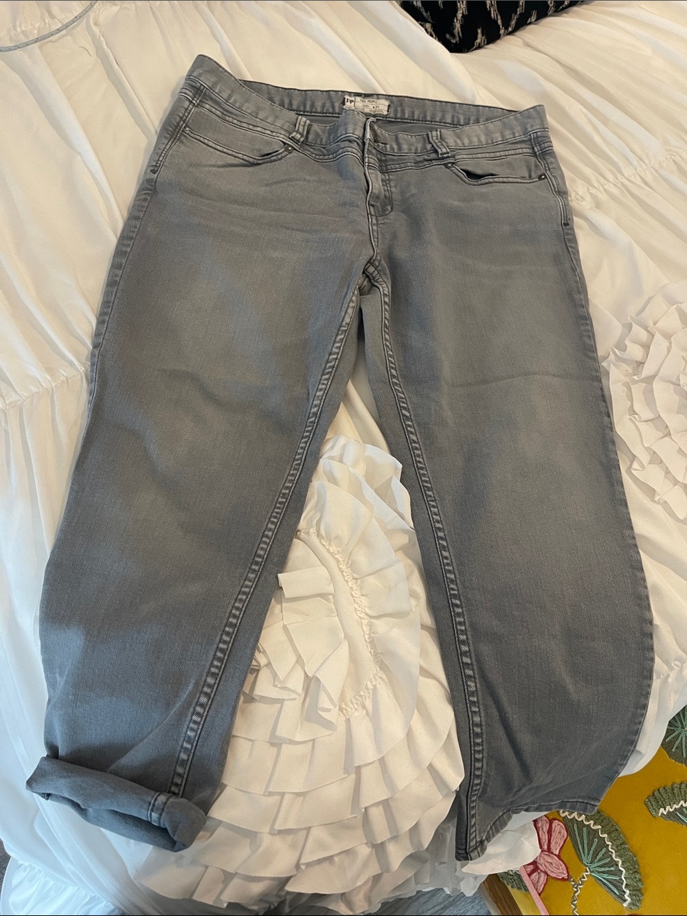 Free People Women’s Gray Jeans - Slim Fit